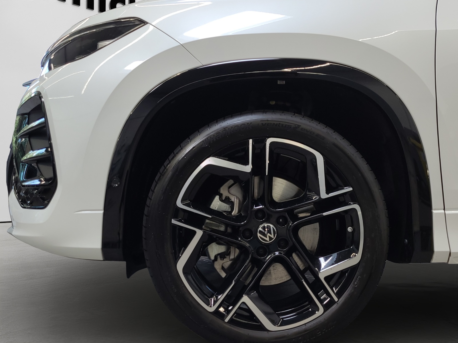 Tayron TDI DSG 4Motion R-Line 7-Si. Standh.DCCpro Kamera HeadUp