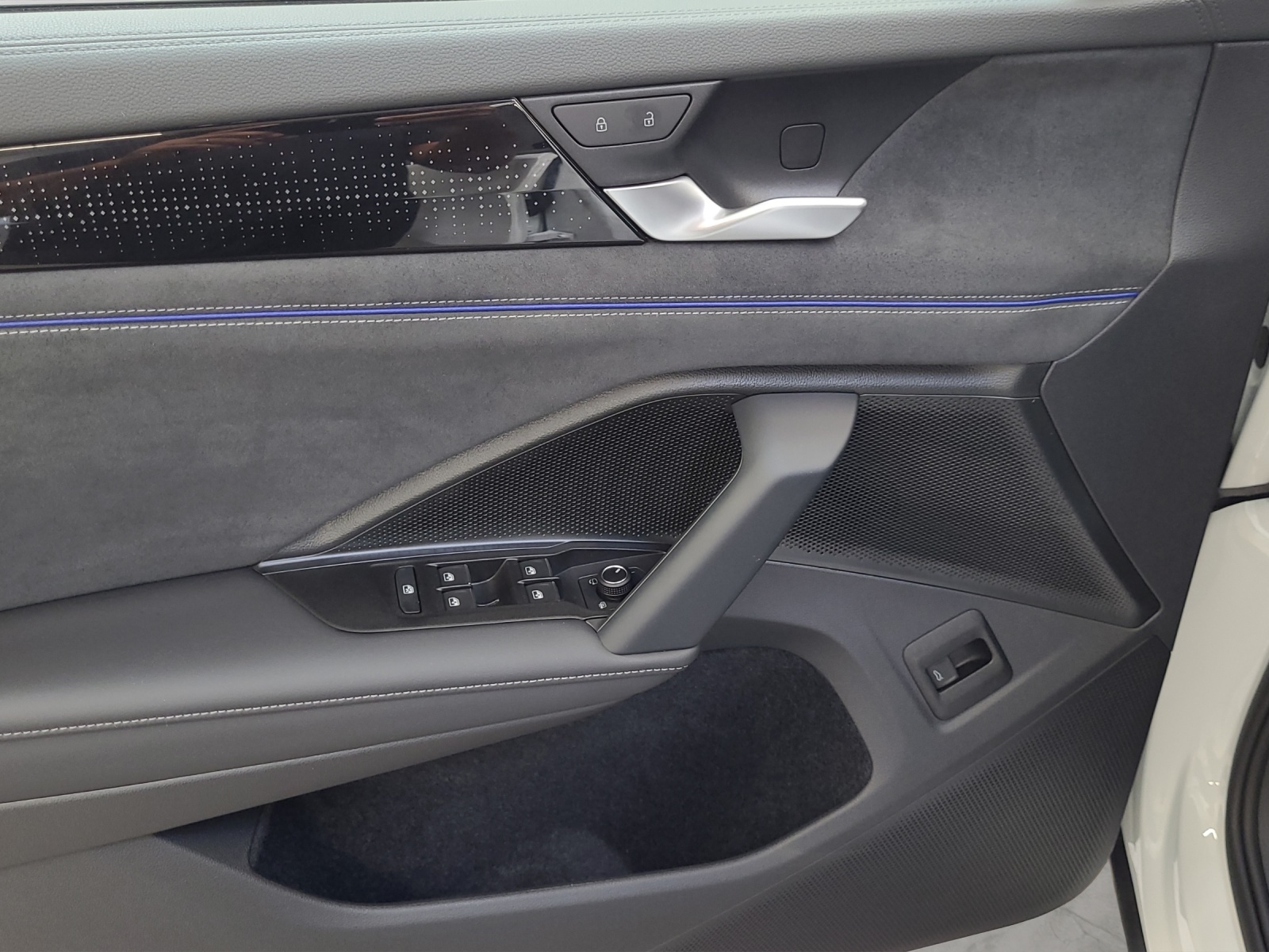 Tayron TDI DSG 4Motion R-Line 7-Si. Standh.DCCpro Kamera HeadUp