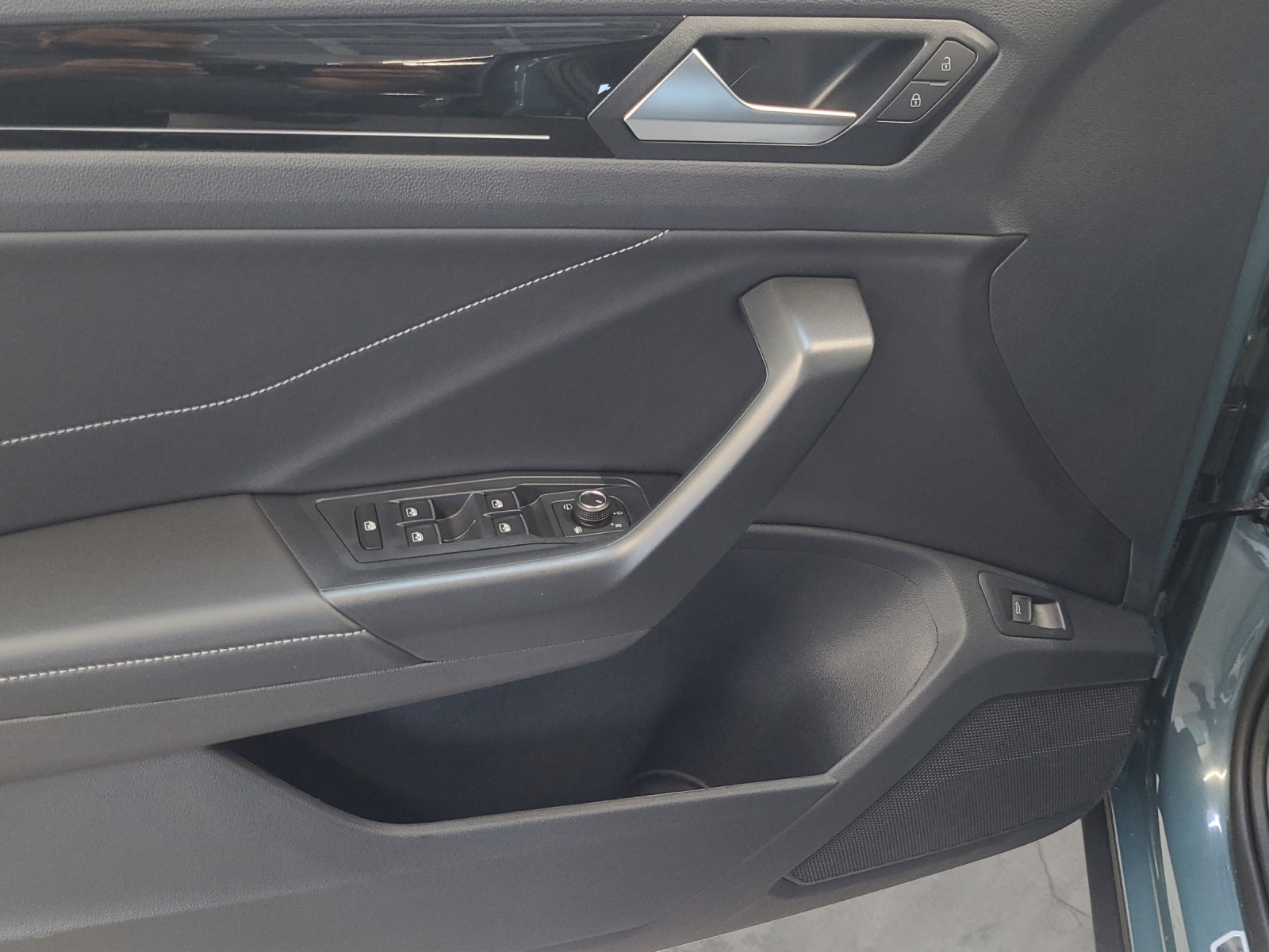 T-Roc TDI DSG R-Line IQ-Light ACC Navi Kamera AHK