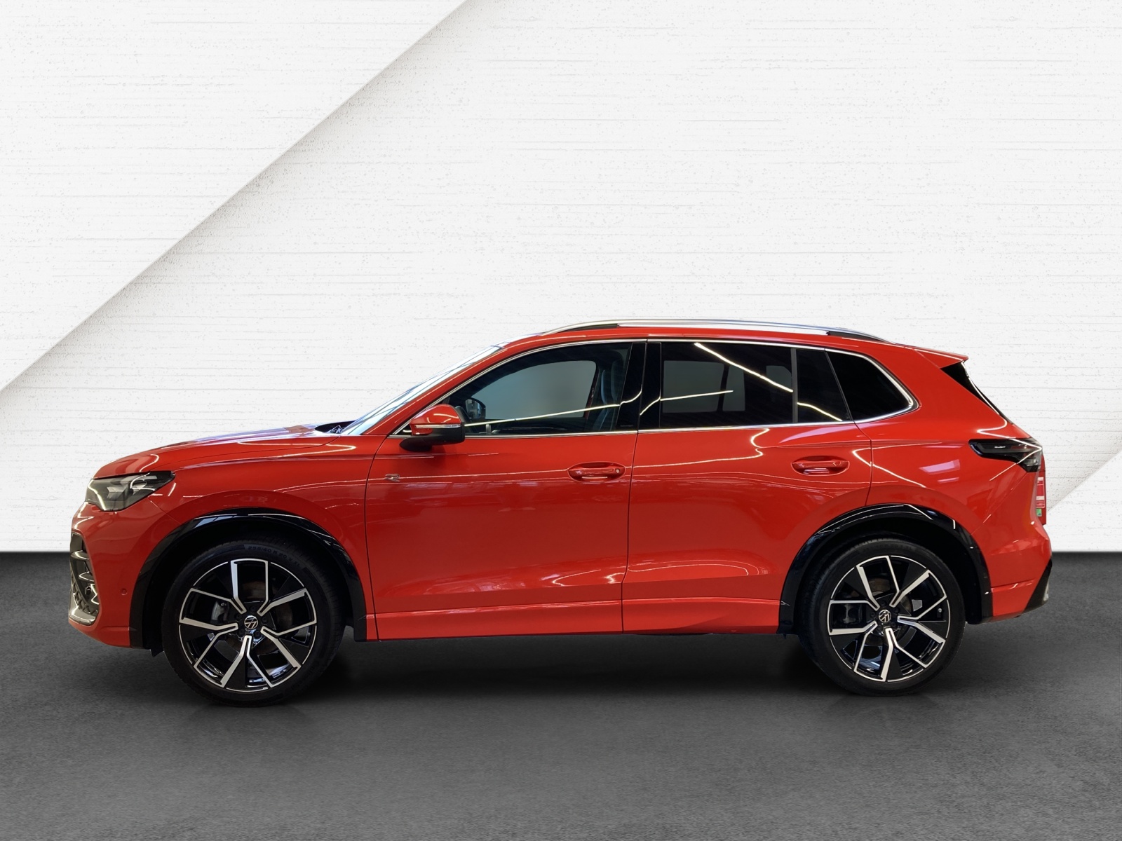 Tiguan eTSI DSG R-Line IQ-Light Standh.Pano AHK