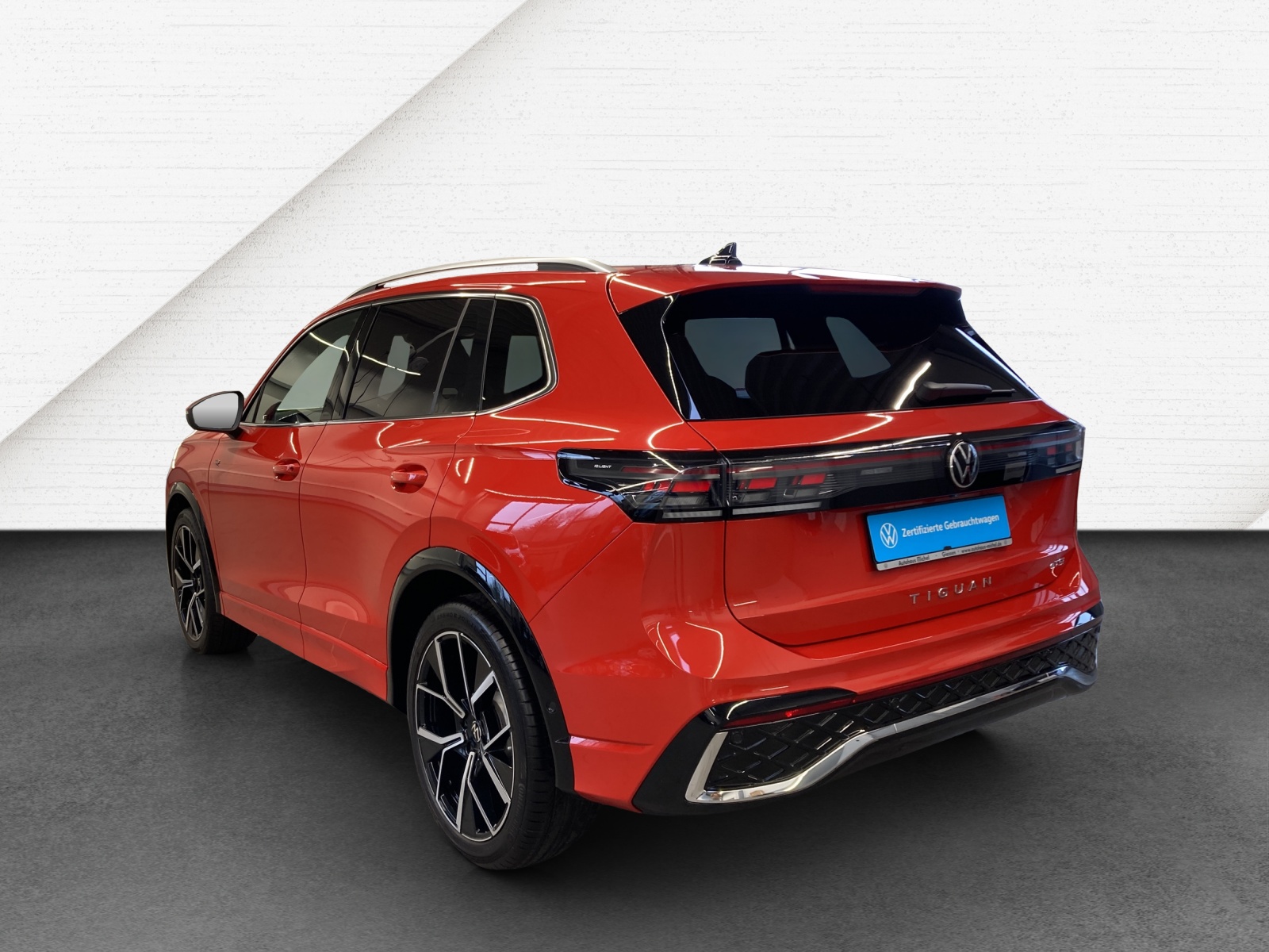 Tiguan eTSI DSG R-Line IQ-Light Standh.Pano AHK