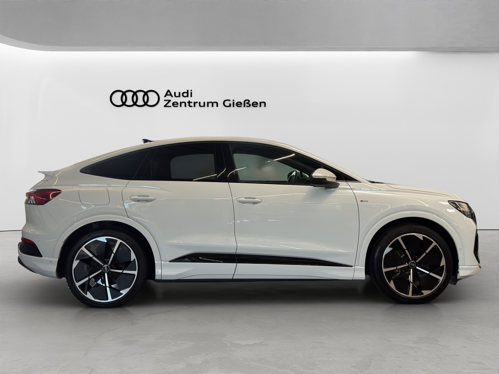 Q4 e-tron Sportback 40 S line Black AHK Matrix-LED Navi 