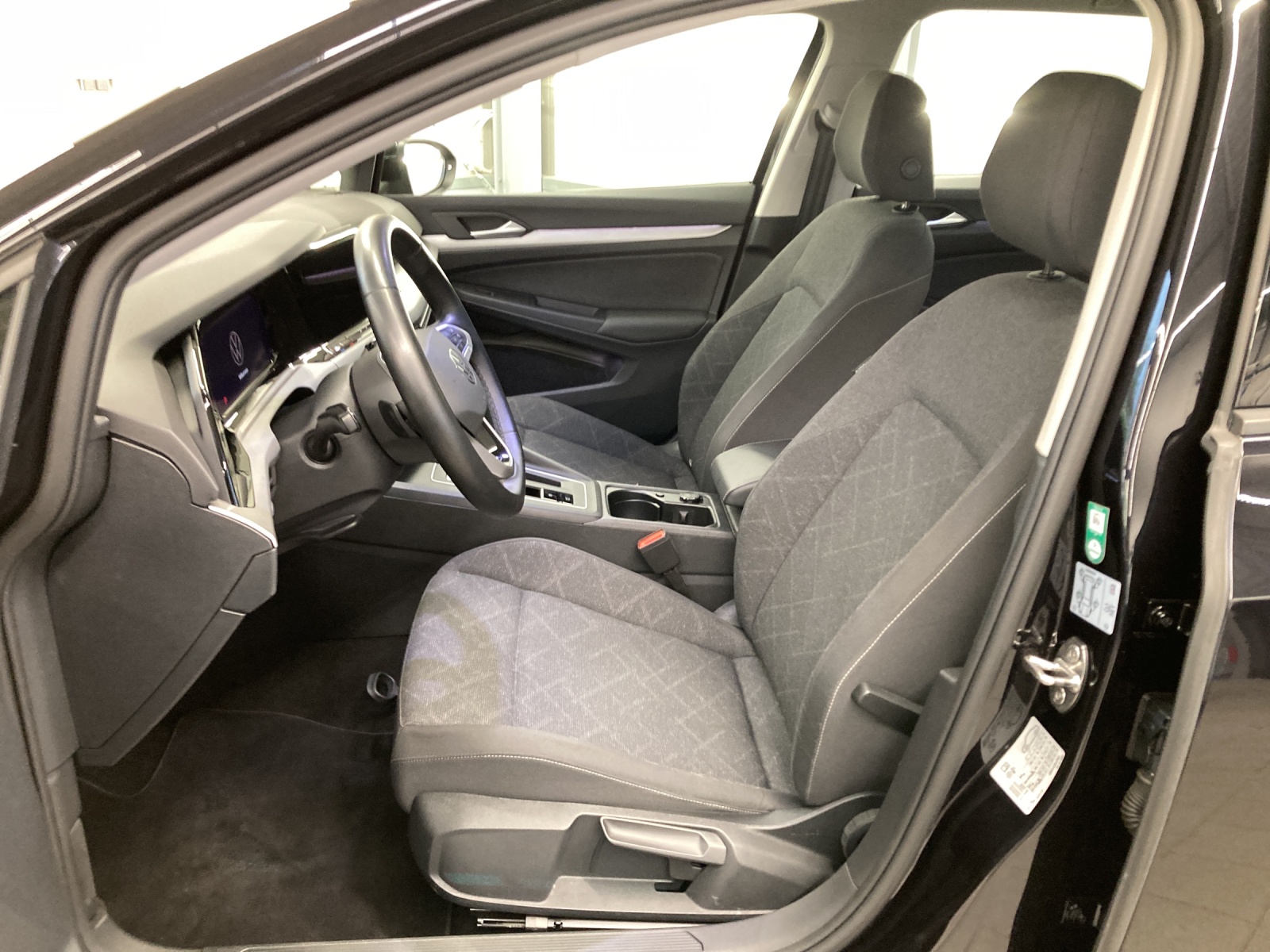 Golf 8 Variant eTSI DSG Life Navi AHK TravelAssist