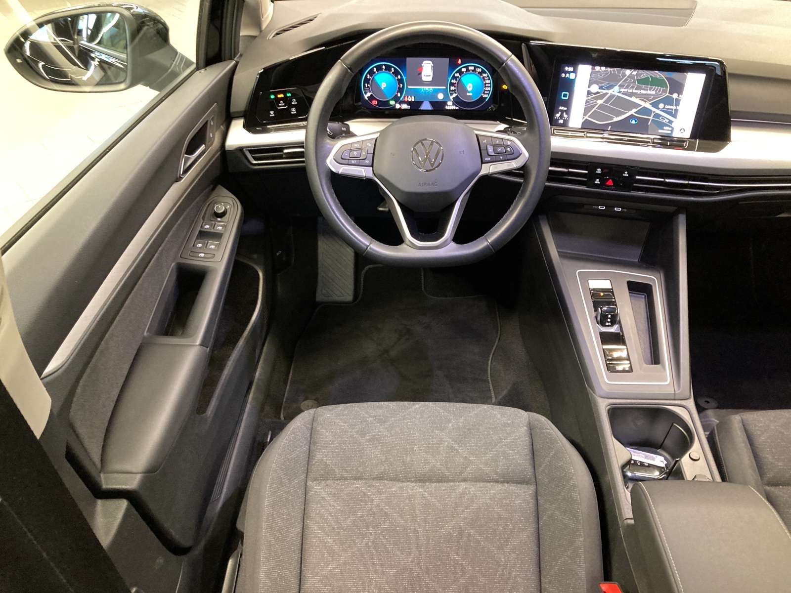 Golf 8 Variant eTSI DSG Life Navi AHK TravelAssist