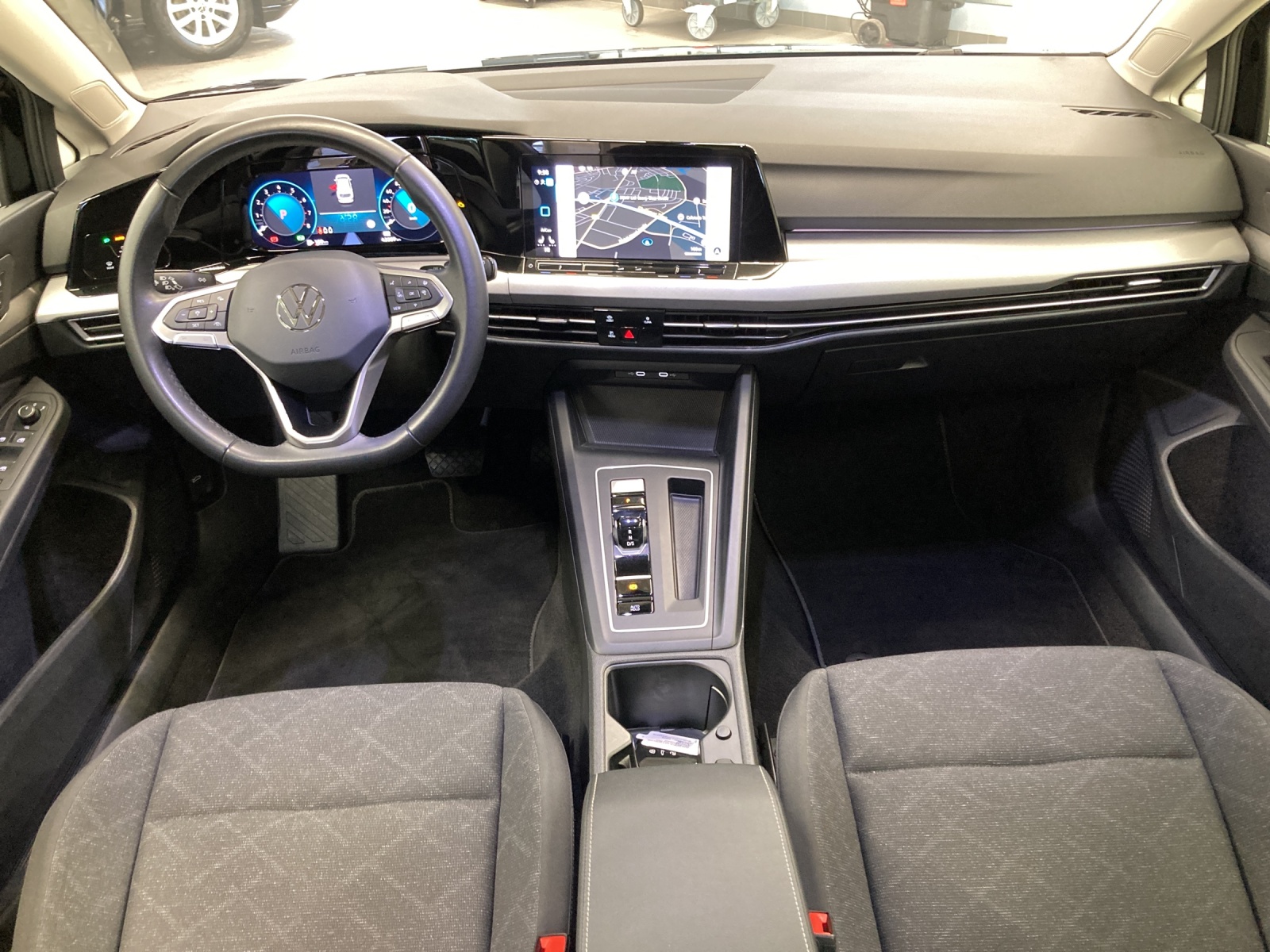 Golf 8 Variant eTSI DSG Life Navi AHK TravelAssist