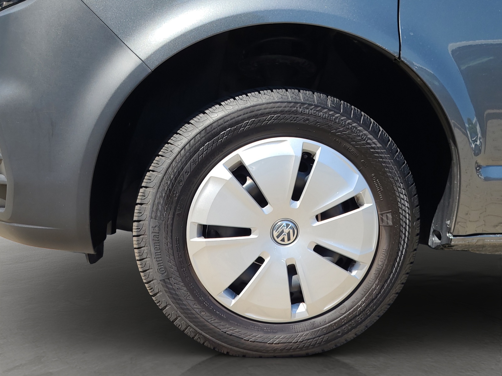 T6 Kombi 6.1 2.0 TDI DSG LR 9 Sitzer Navi Doppelklima PDC Kamera