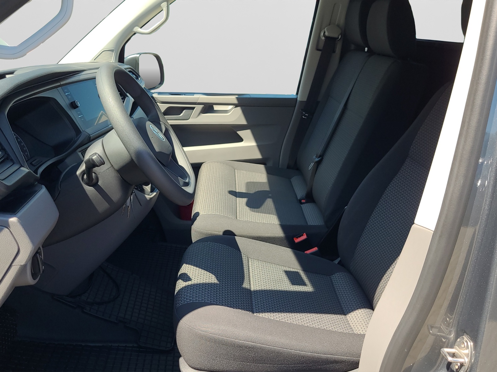 T6 Kombi 6.1 2.0 TDI DSG LR 9 Sitzer Navi Doppelklima PDC Kamera