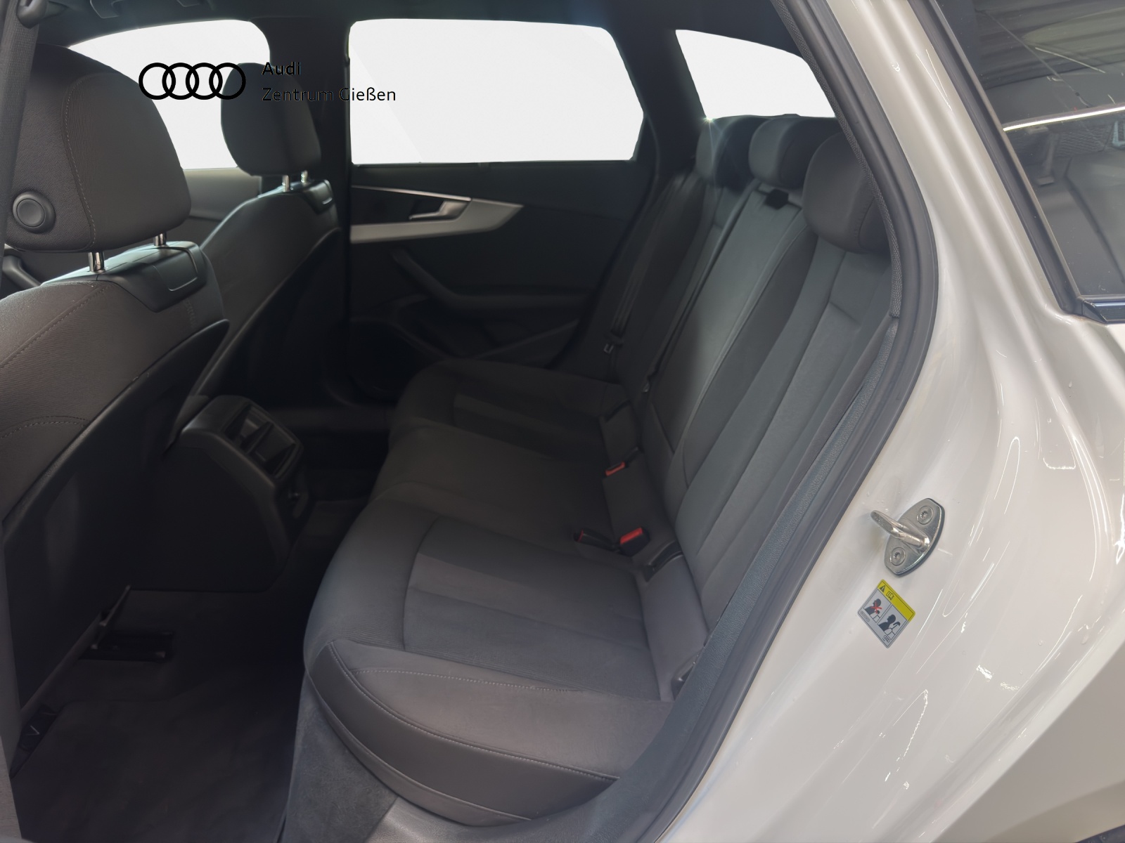 A4 Avant 40 TDI S-tronic S line Black Navi Kamera LED