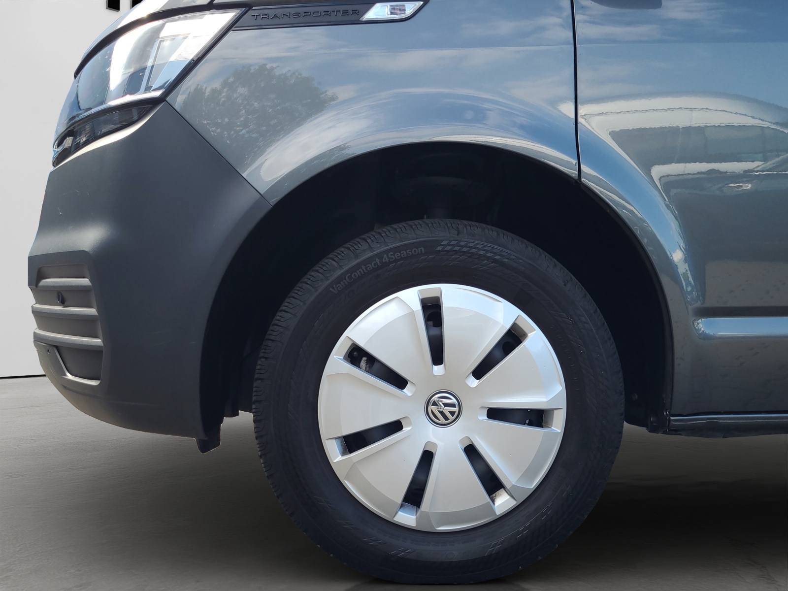 T6 Transporter Kombi 6.1 2.0 TDI DSG LR 9 Sitzer Navi Doppelklima PDC Kamera