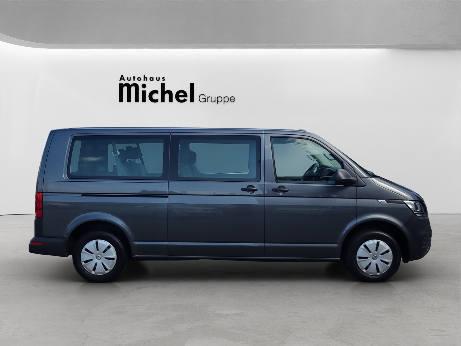 T6 Transporter Kombi 6.1 2.0 TDI DSG LR 9 Sitzer Navi Doppelklima PDC Kamera