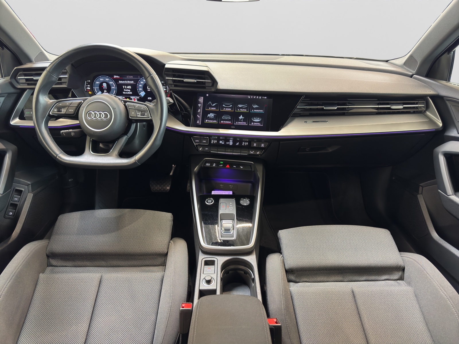 A3 Sportback 40 TFSI e basis smartphone interface LED