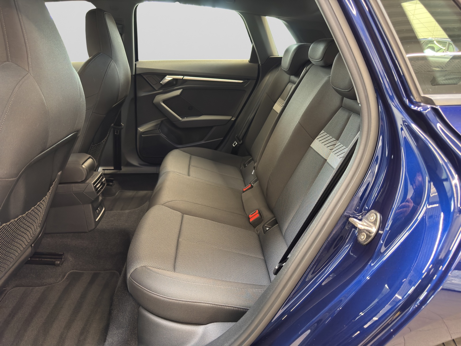 A3 Sportback 40 TFSI e basis smartphone interface LED