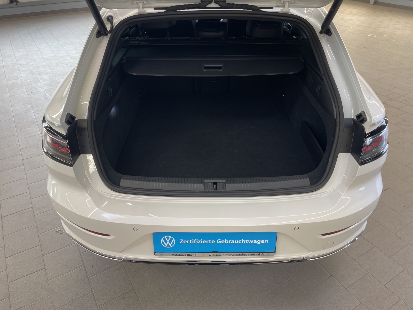 Arteon Shooting Brake Plugin-Hybrid DSG R-Line IQ-Light Leder Panodach DCC Standheizung