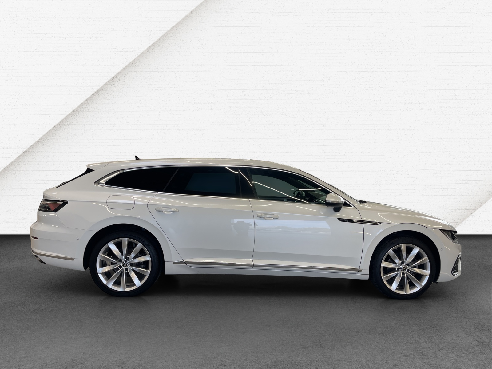 Arteon Shooting Brake Plugin-Hybrid DSG R-Line IQ-Light Leder Panodach DCC Standheizung