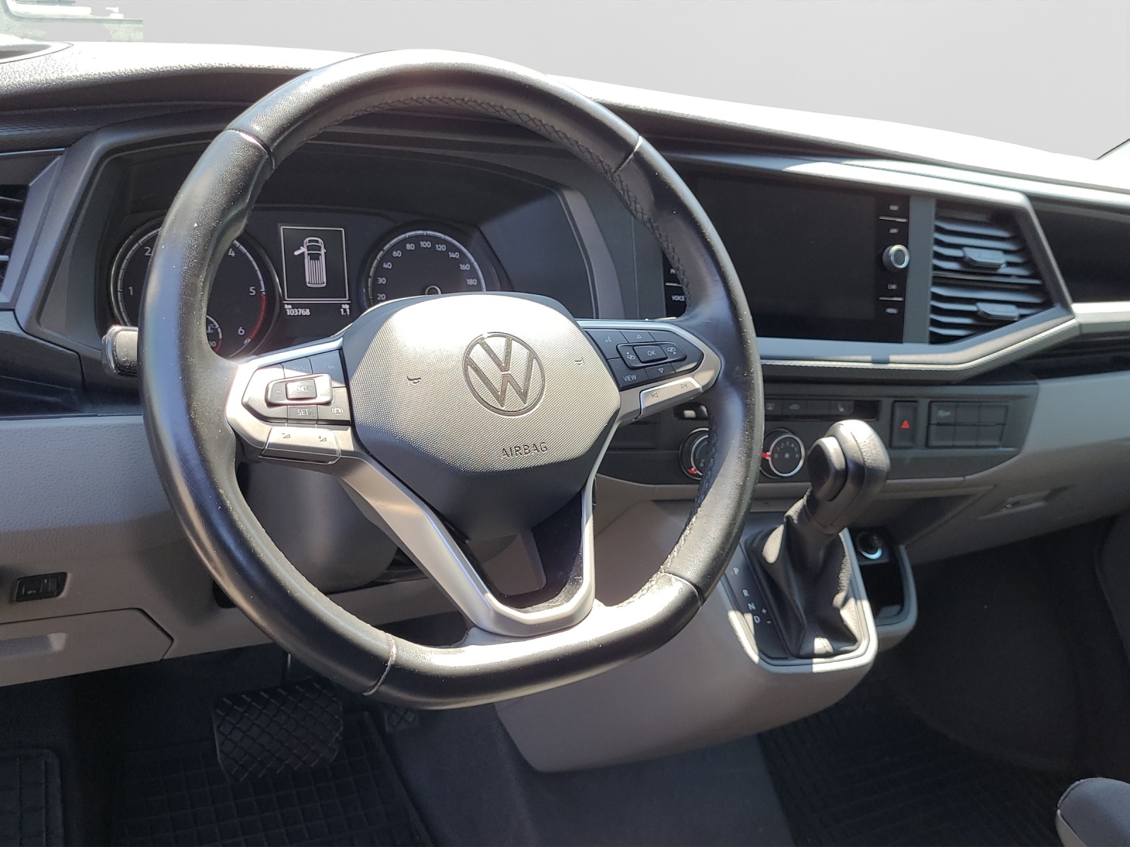 T6 Transporter Kasten 2.0 TDI 6.1 DSG SH links Klima PDC GRA Navi