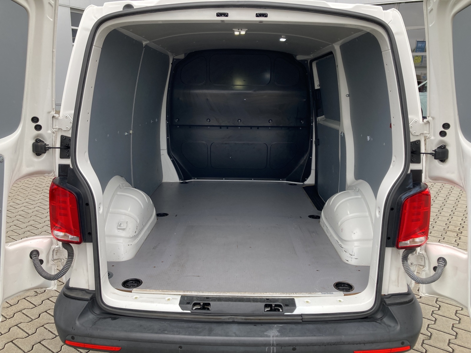 T6 Transporter 6.1 Kasten 2.0 TDI GRA LED Navi PDC KLIMA Wasserzusatzheizung