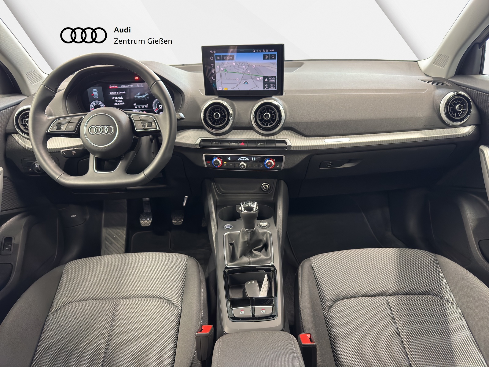 Q2 30 TFSI advanced black Navi Assistenzpaket Parken