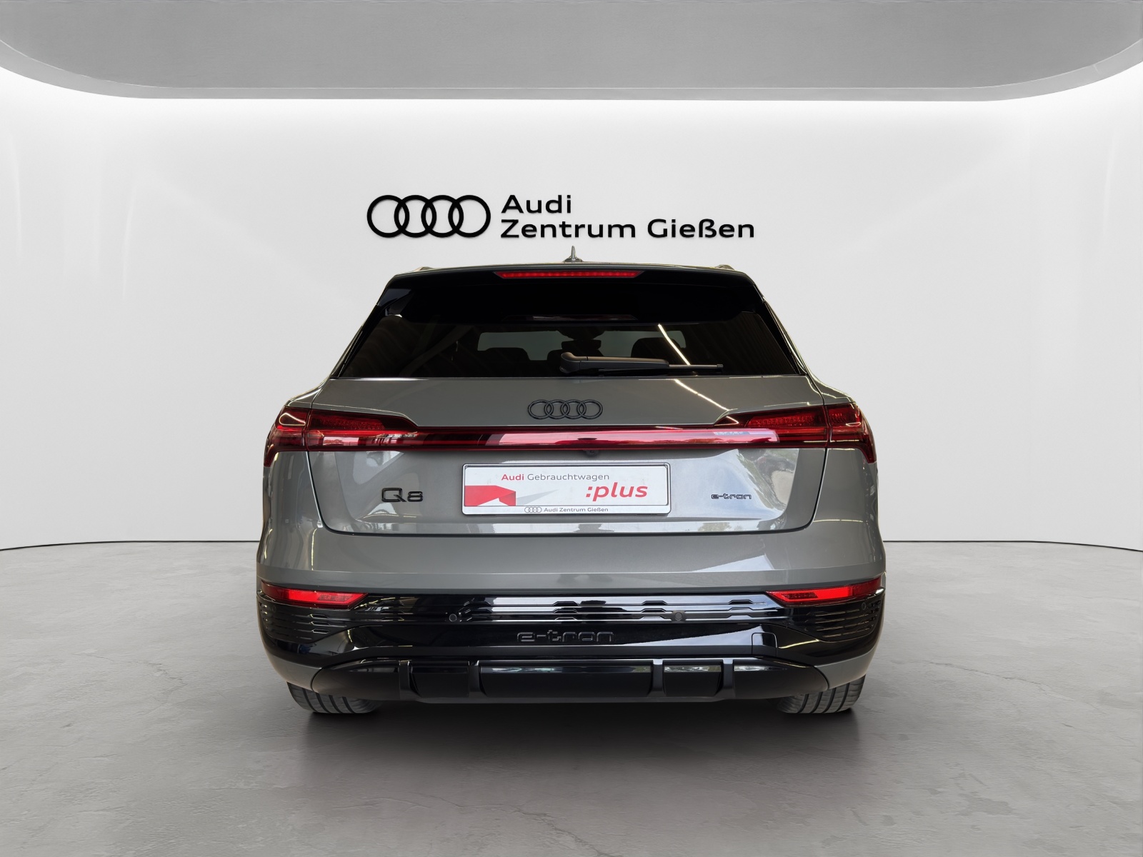Q8 e-tron 50 quattro S line Black AHK Matrix-LED Assistenzpakete 