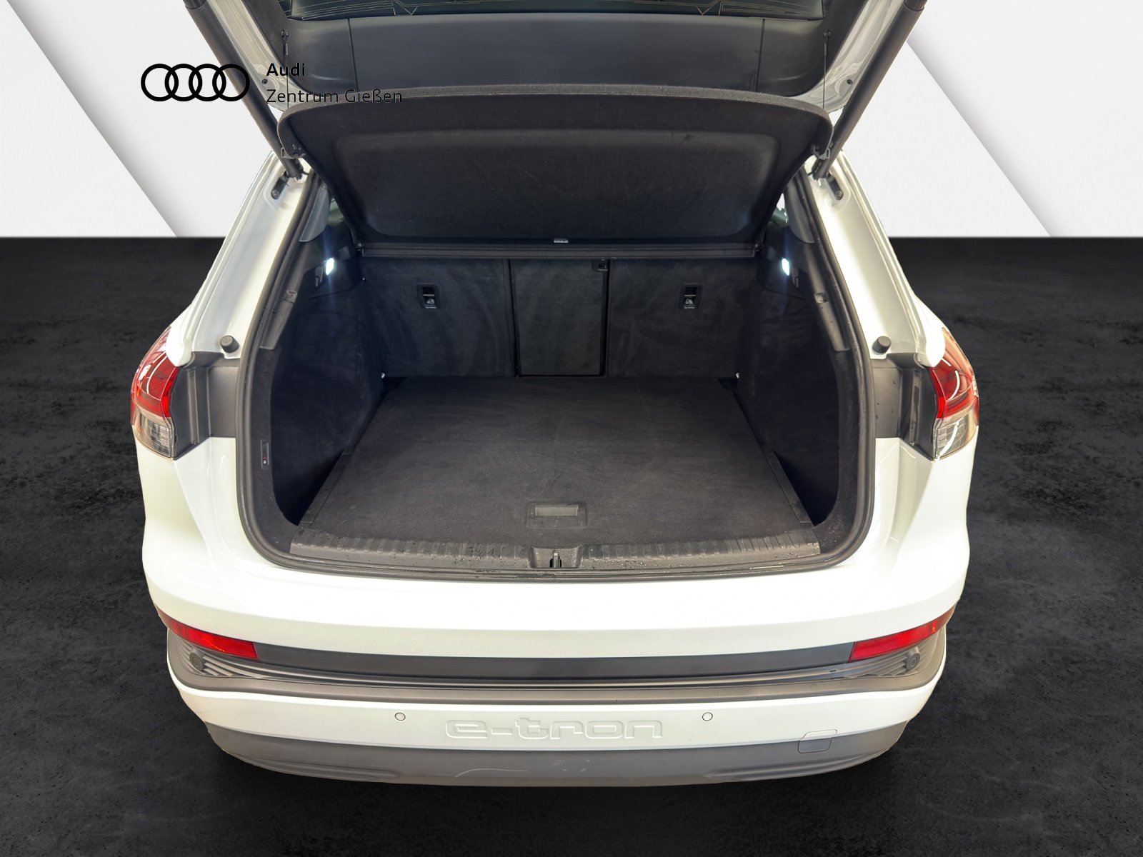 Q4 e-tron 50 quattro Black AHK Pano Matrix-LED Navi