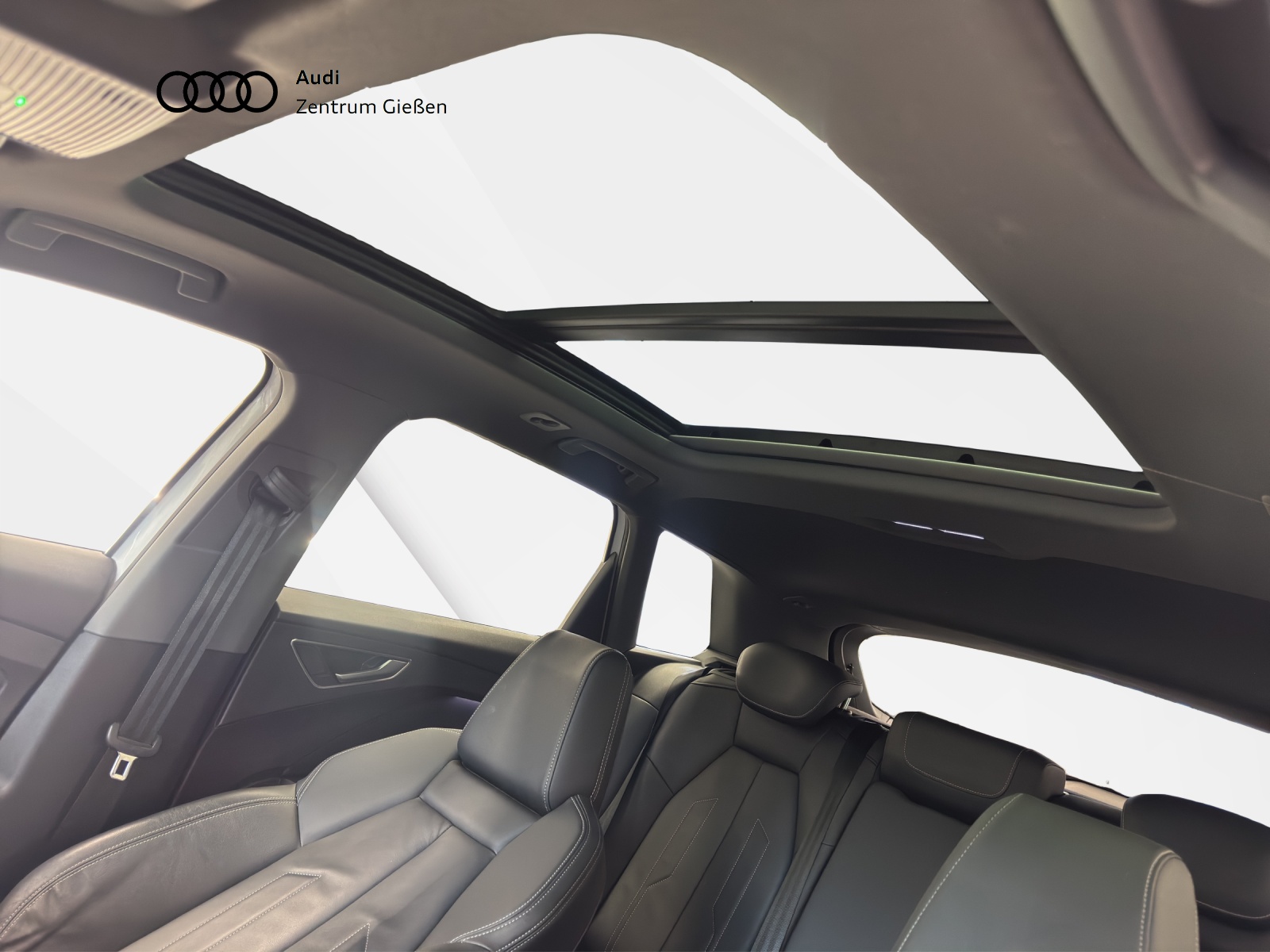 Q4 e-tron 50 quattro Black AHK Pano Matrix-LED Navi