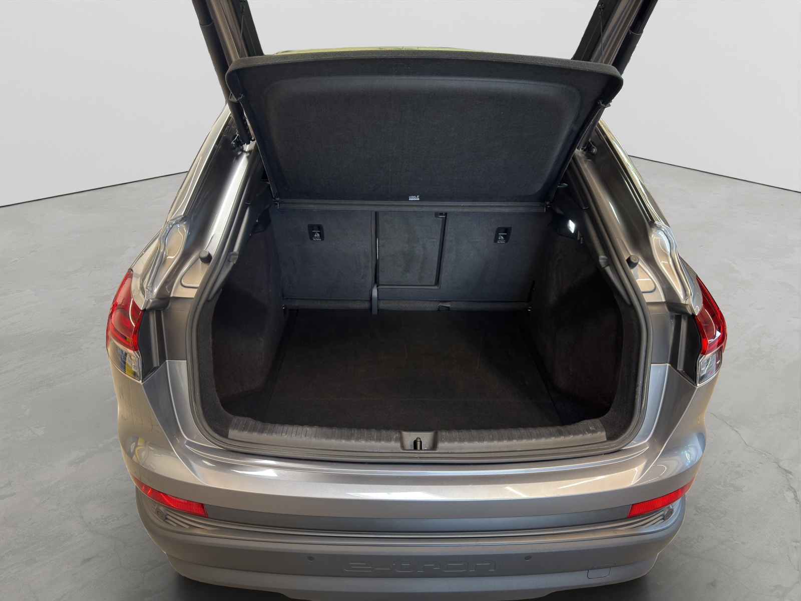 Q4 e-tron 40 Sportback S line Assistenzpakete