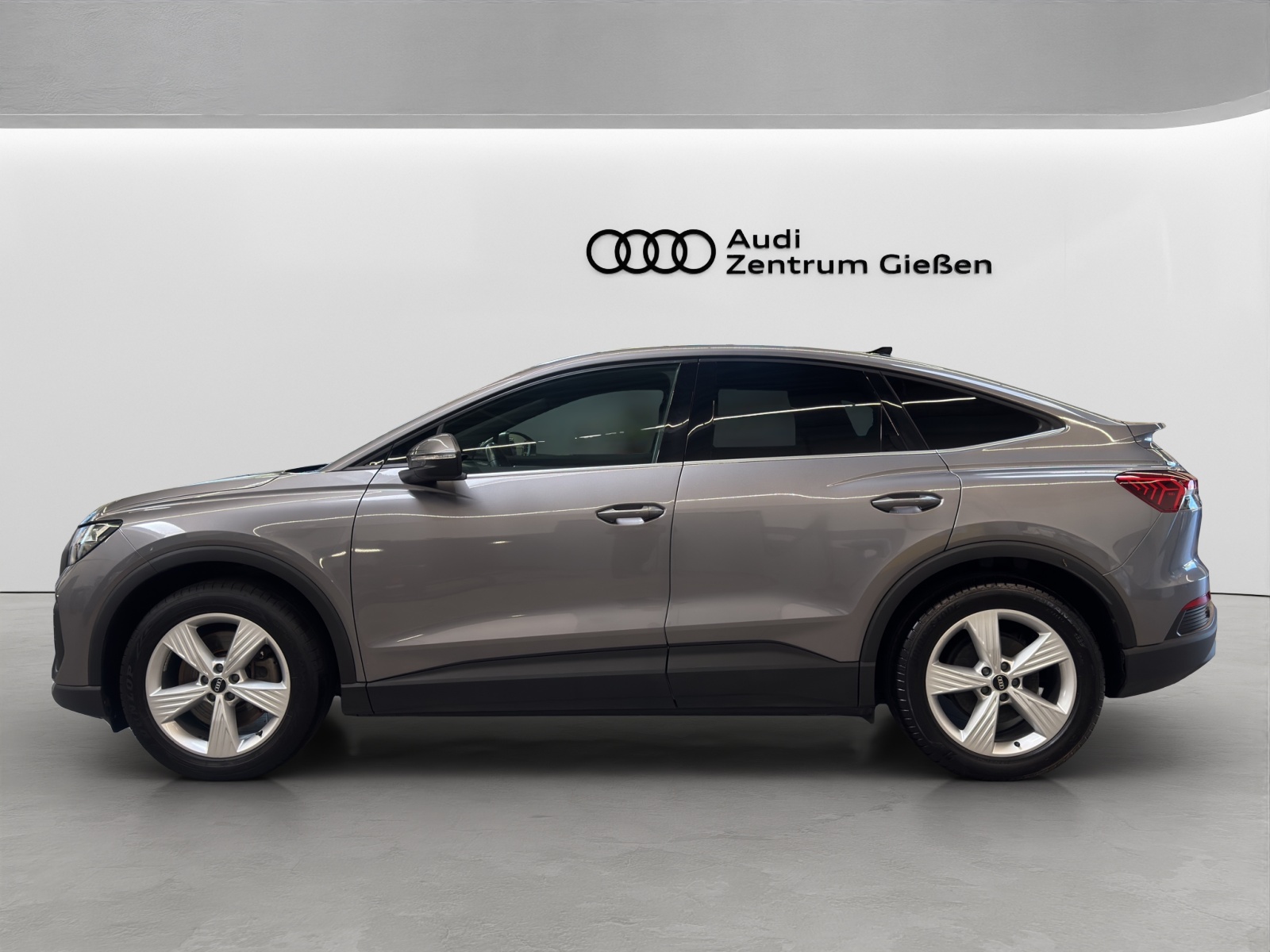 Q4 e-tron 40 Sportback S line Assistenzpakete