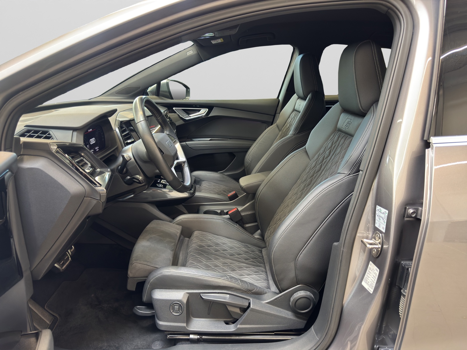 Q4 e-tron 40 Sportback S line Assistenzpakete