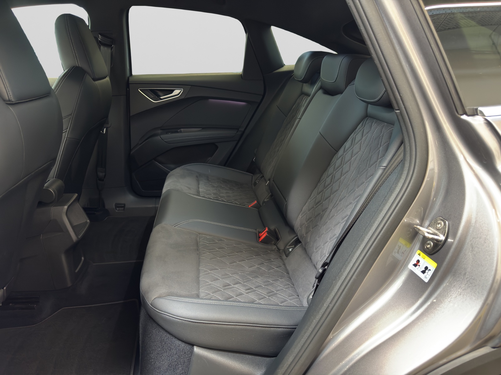 Q4 e-tron 40 Sportback S line Assistenzpakete
