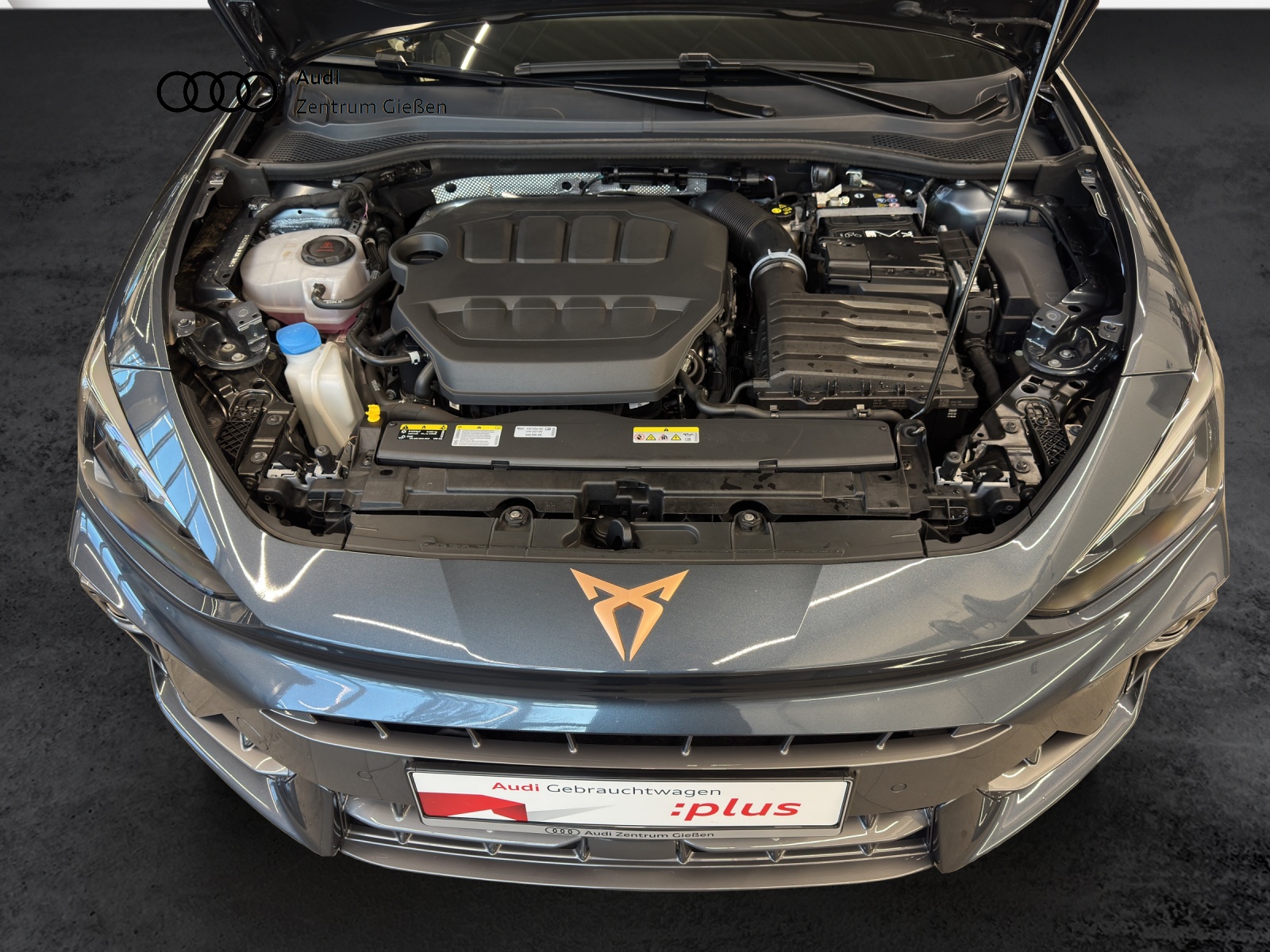 Leon Sportstourer 2.0 TSI DSG 4Drive VZ Navi LED ACC DCC