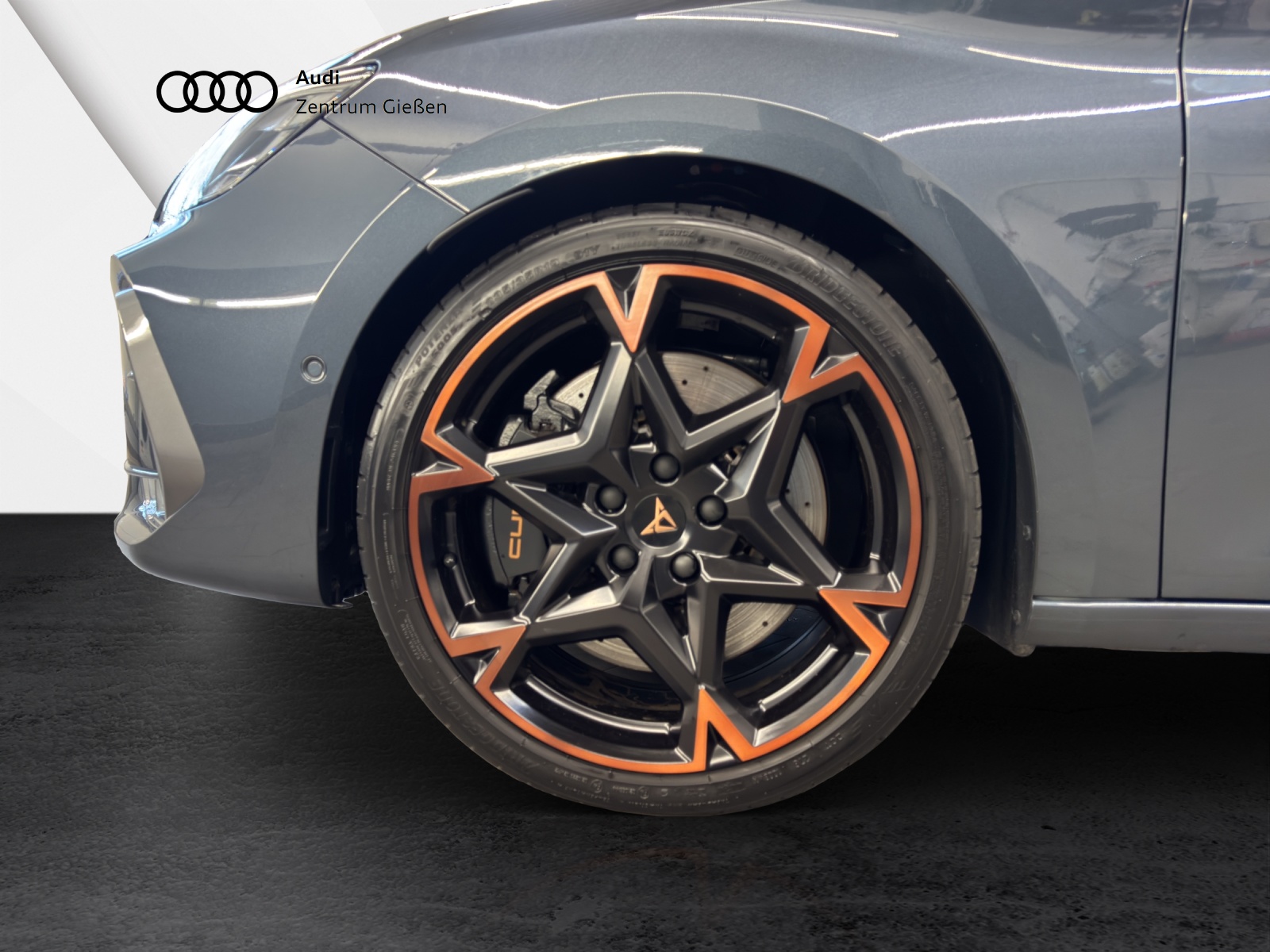 Leon Sportstourer 2.0 TSI DSG 4Drive VZ Navi LED ACC DCC