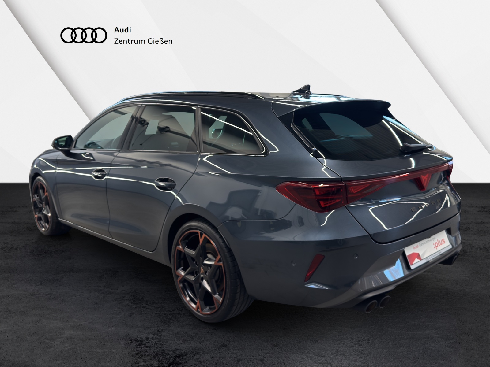 Leon Sportstourer 2.0 TSI DSG 4Drive VZ Navi LED ACC DCC