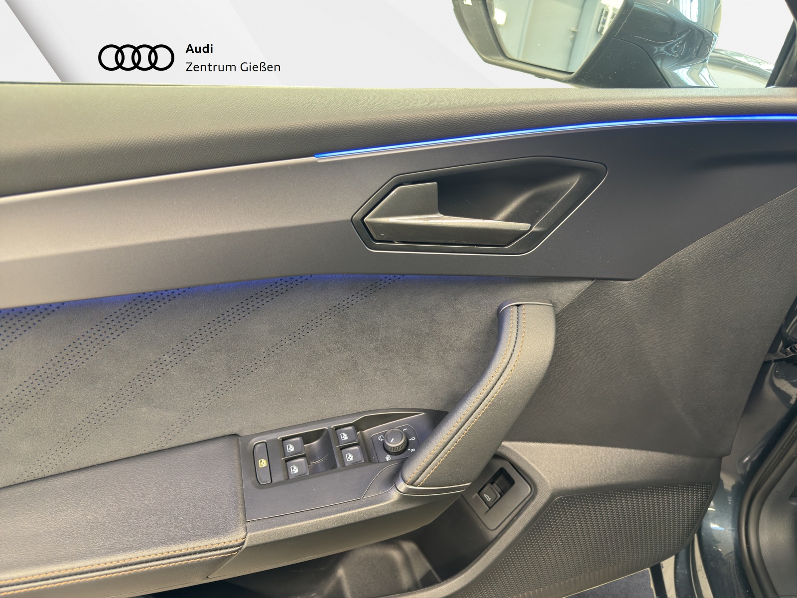 Leon Sportstourer 2.0 TSI DSG 4Drive VZ Navi LED ACC DCC