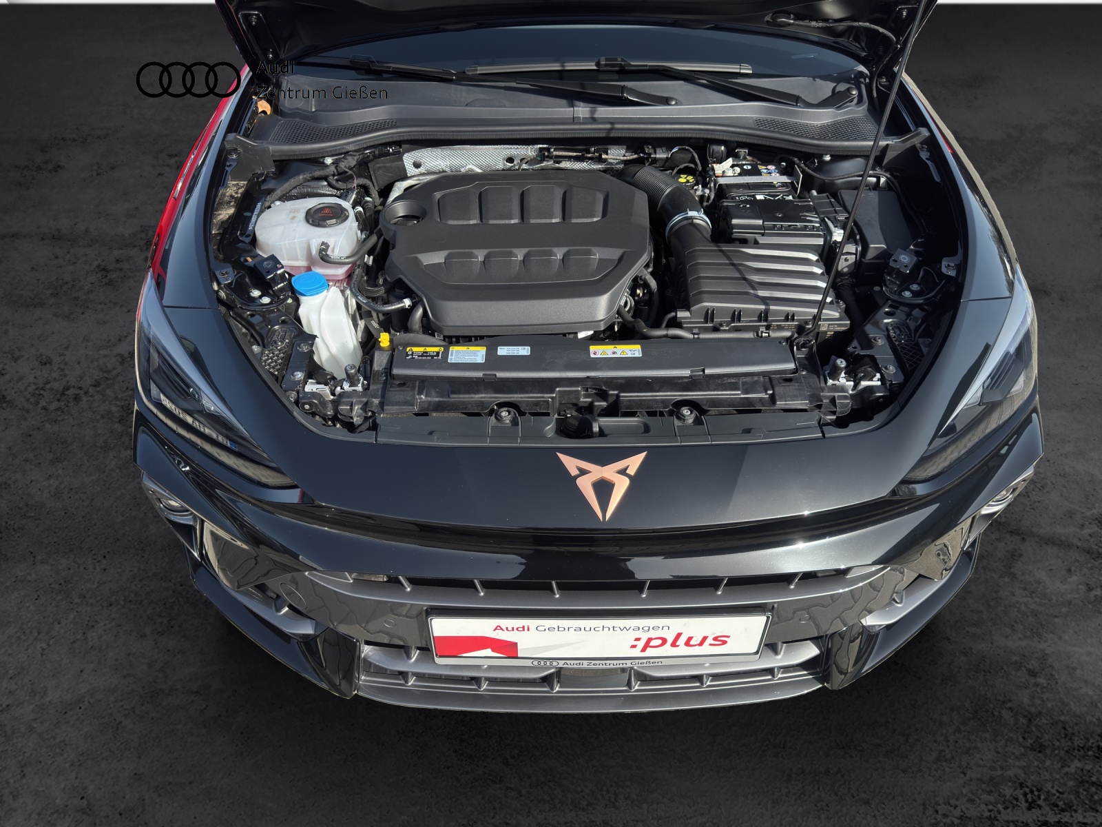 Leon Sportstourer 2.0 TSI DSG 4Drive VZ Navi LED ACC DCC