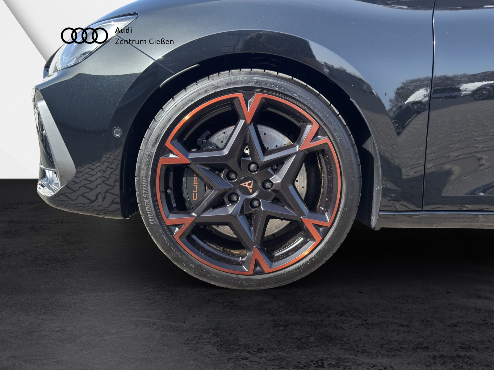 Leon Sportstourer 2.0 TSI DSG 4Drive VZ Navi LED ACC DCC