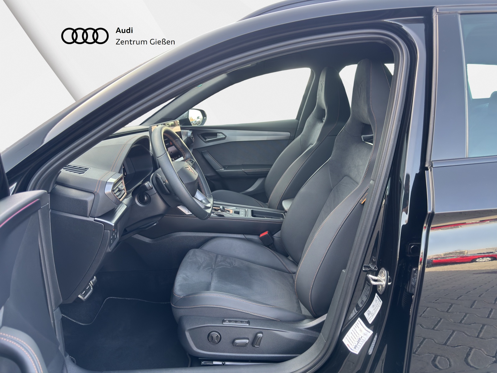 Leon Sportstourer 2.0 TSI DSG 4Drive VZ Navi LED ACC DCC