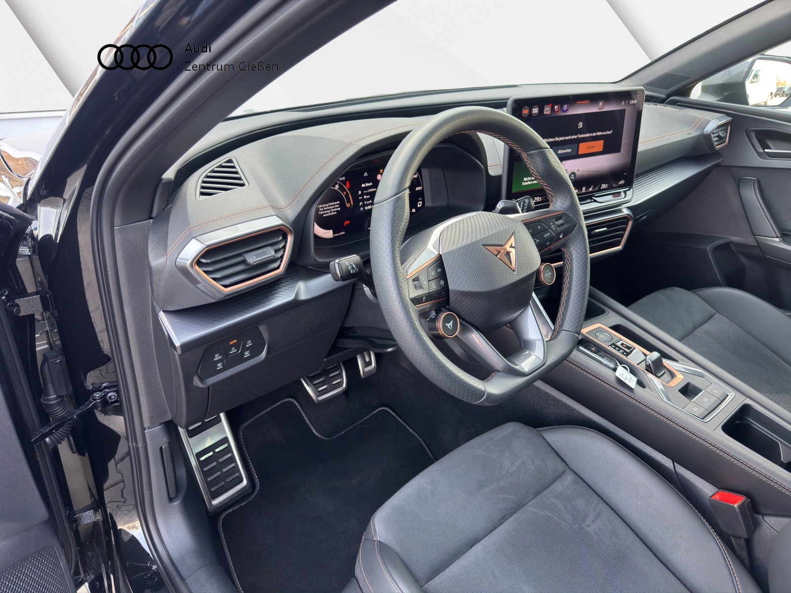 Leon Sportstourer 2.0 TSI DSG 4Drive VZ Navi LED ACC DCC