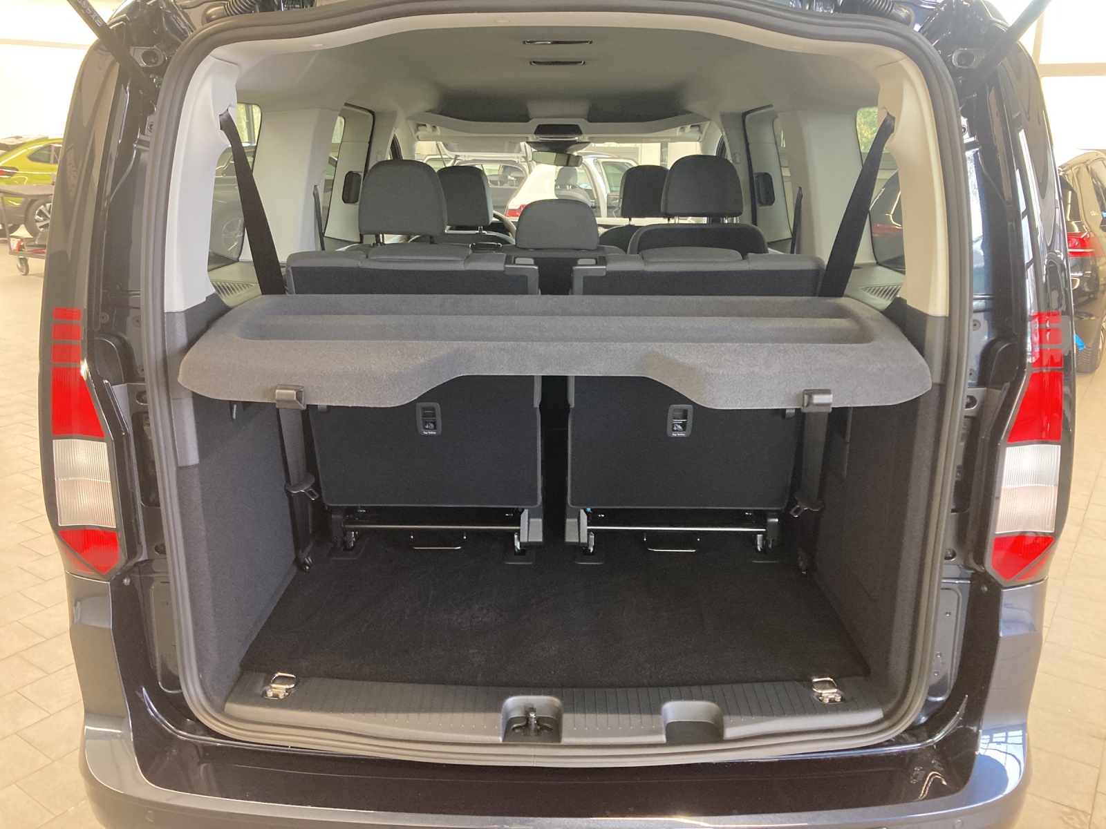 Caddy Maxi Life 1.5 TSI LED AHK 7 Sitzer Kamera SH