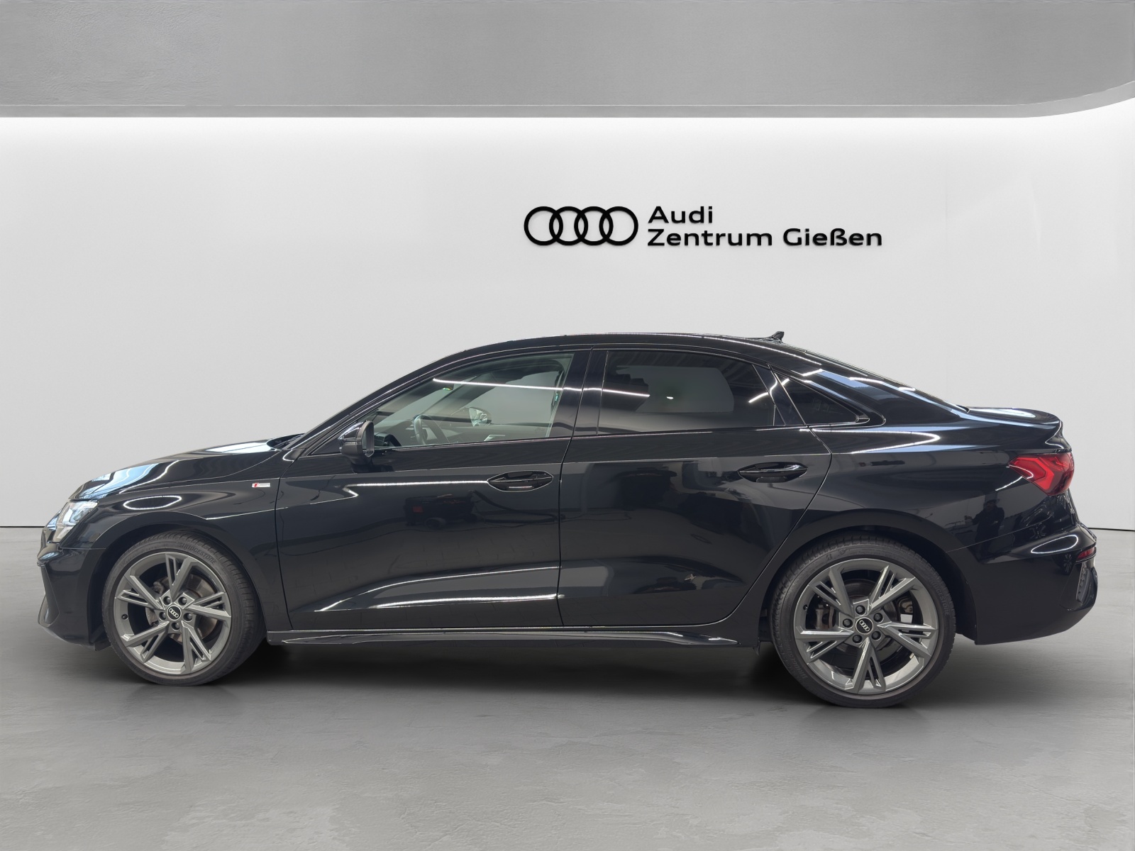 A3 Limousine 35 TFSI S line Black LED smartphone interface