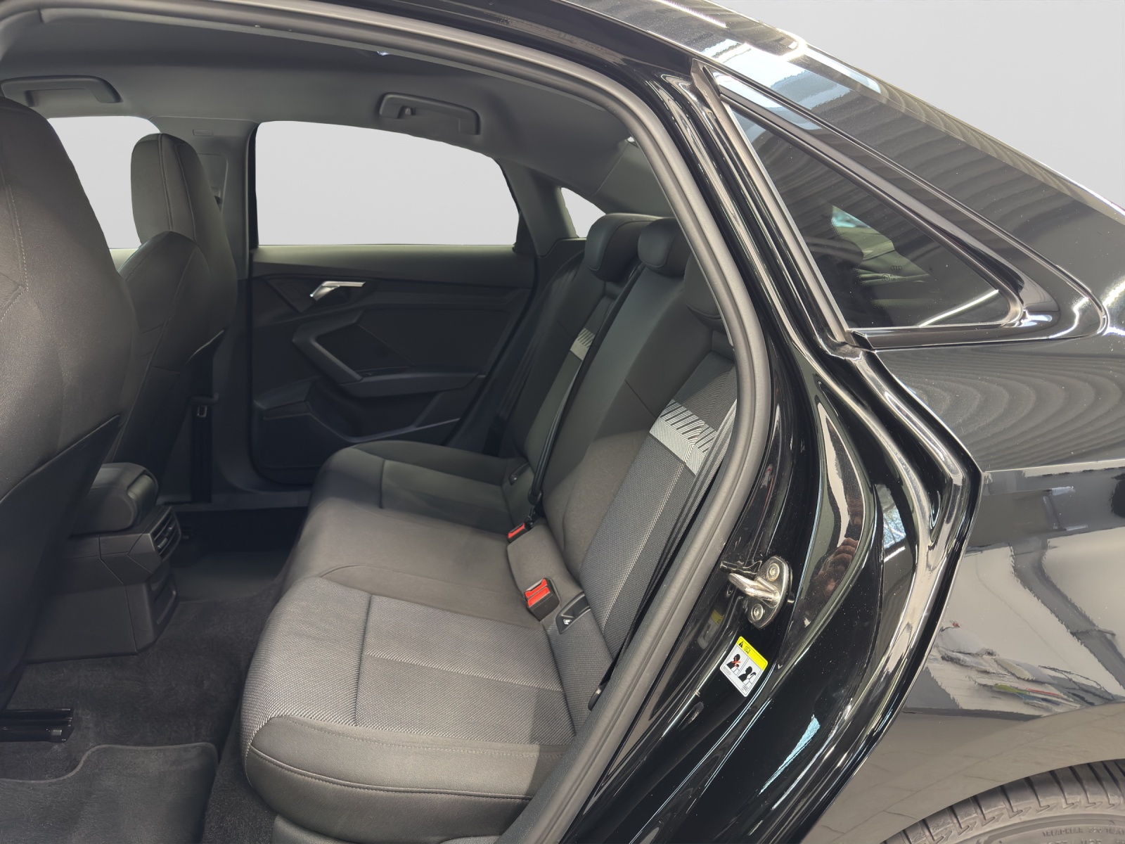 A3 Limousine 35 TFSI S line Black LED smartphone interface