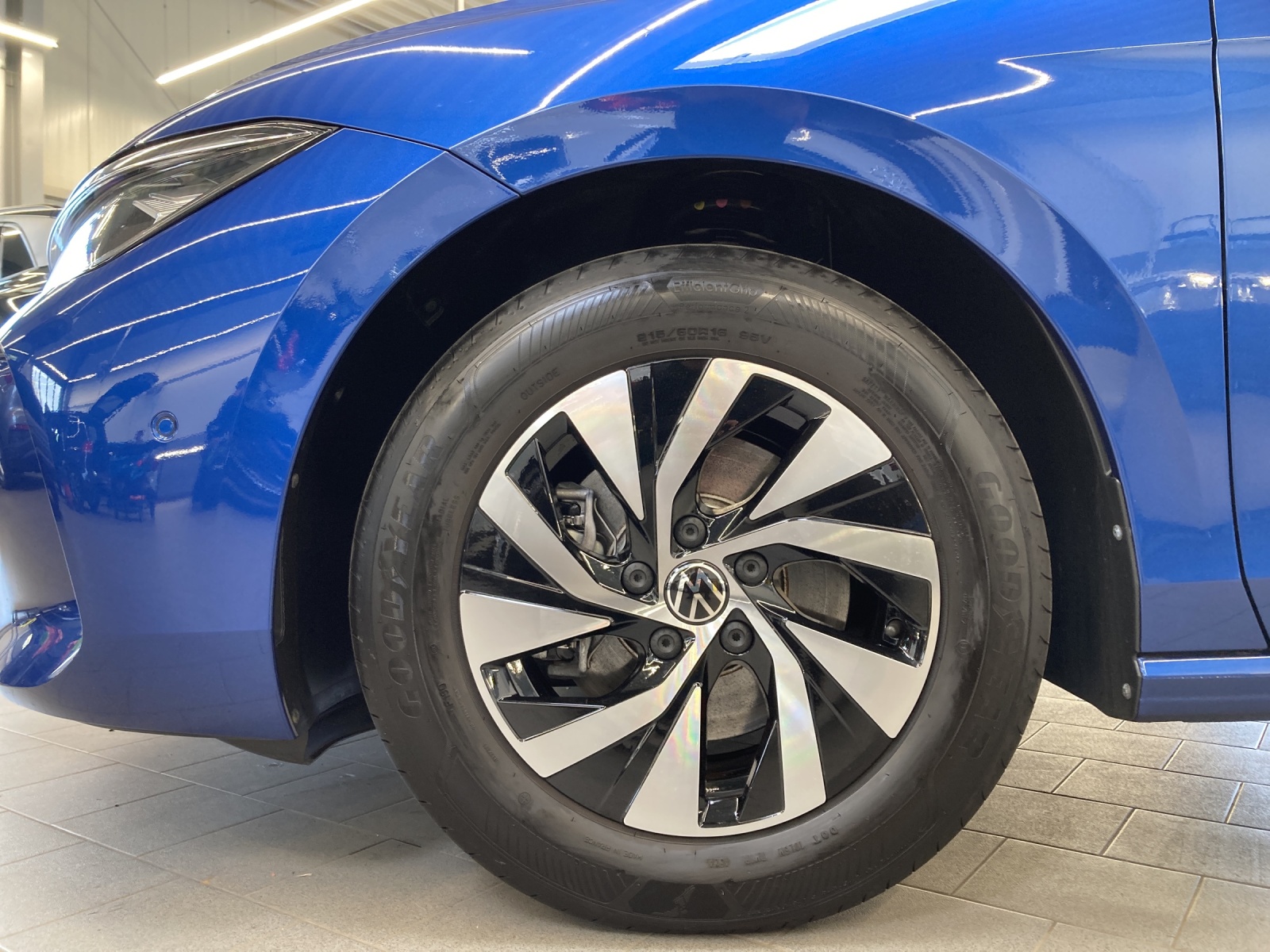Passat Variant eTSI DSG Business LED Navi AHK ErgoActive Kamera