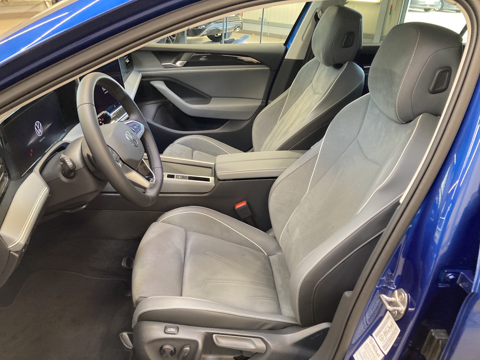 Passat Variant eTSI DSG Business LED Navi AHK ErgoActive Kamera
