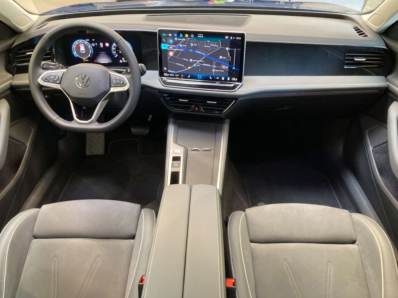 Passat Variant eTSI DSG Business LED Navi AHK ErgoActive Kamera