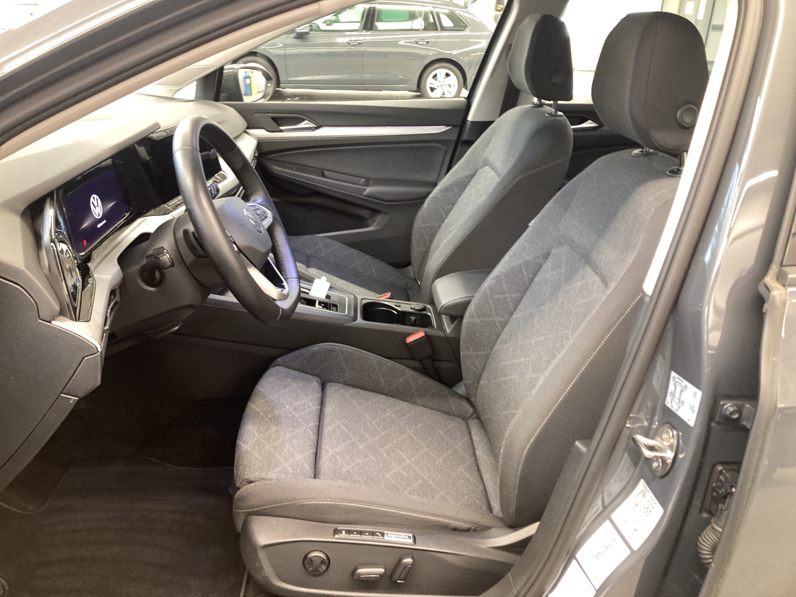 Golf 8 eTSI DSG Life ErgoAct. Navi TravelAssist