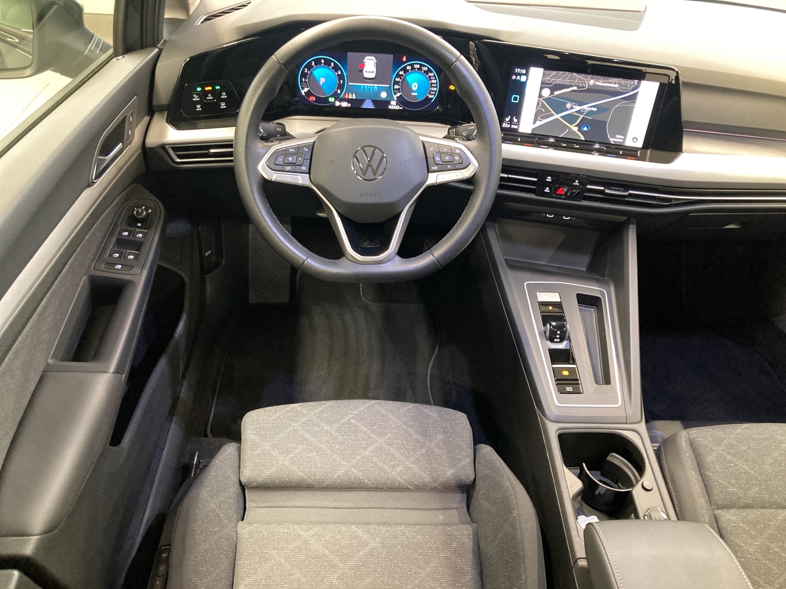 Golf 8 eTSI DSG Life ErgoAct. Navi TravelAssist