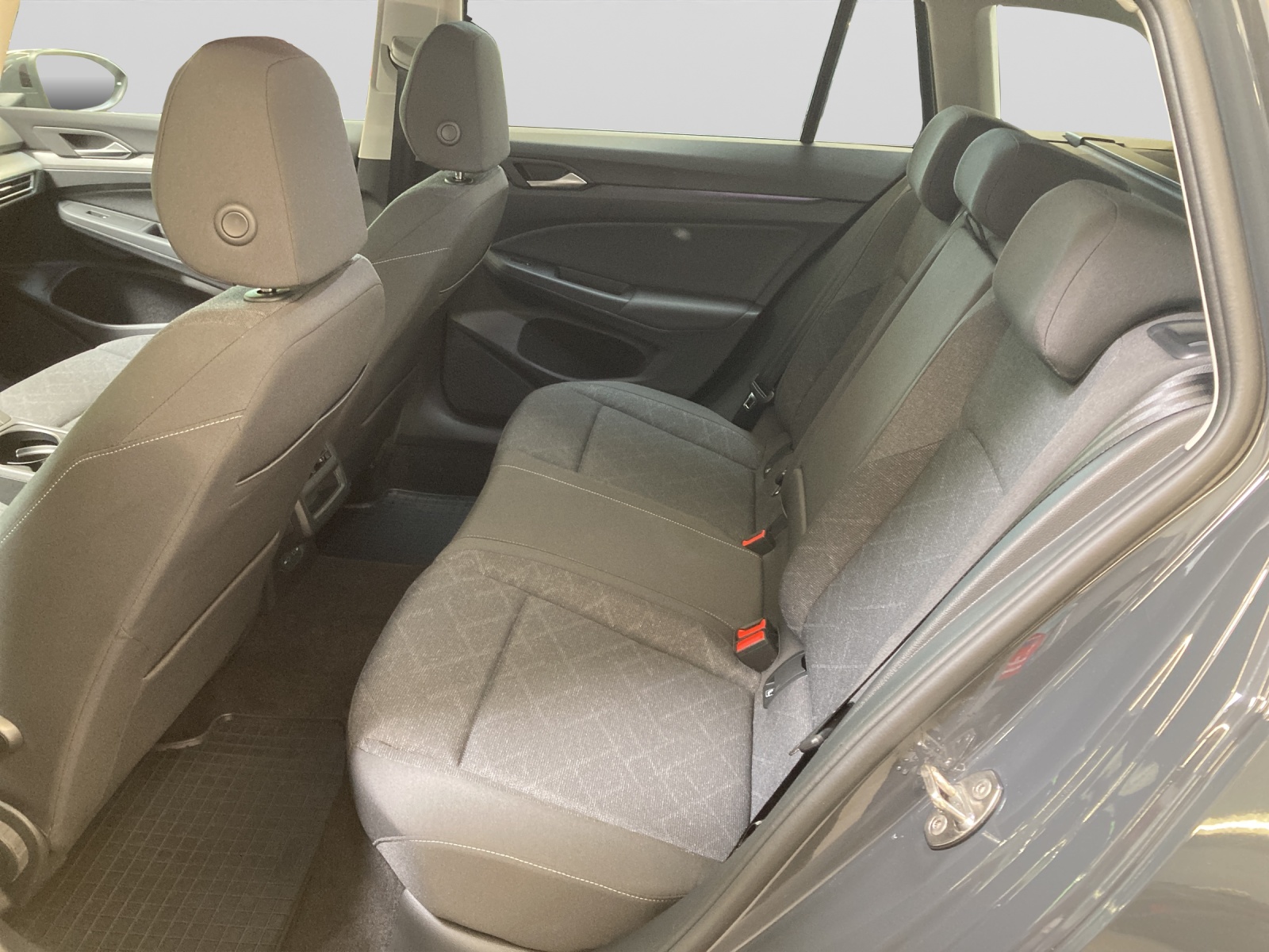 Golf 8 Variant eTSI DSG Life LED Navi AHK Kamera