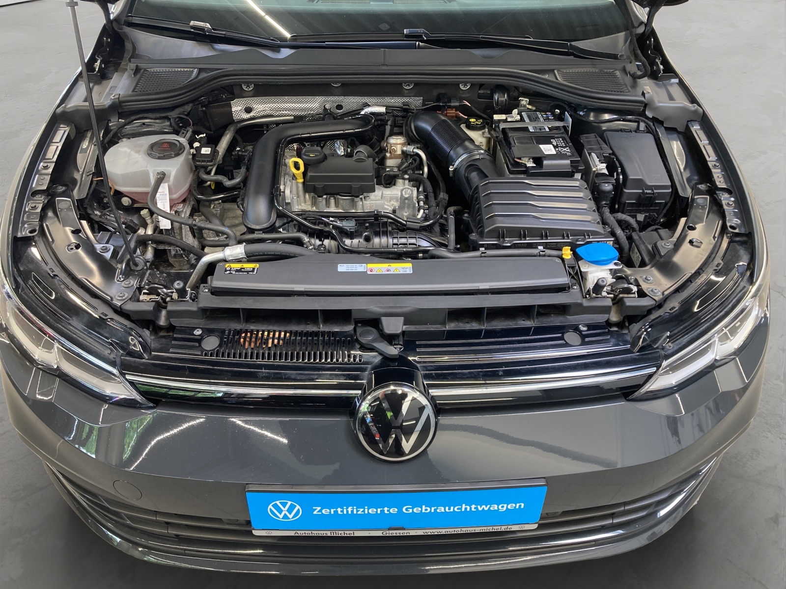 Golf 8 Variant eTSI DSG Life LED Navi AHK Kamera