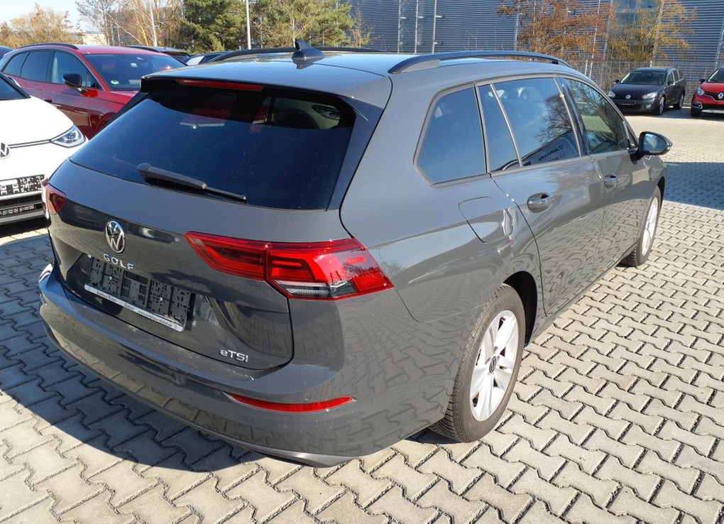 Golf 8 Variant eTSI DSG Life LED Navi AHK Kamera