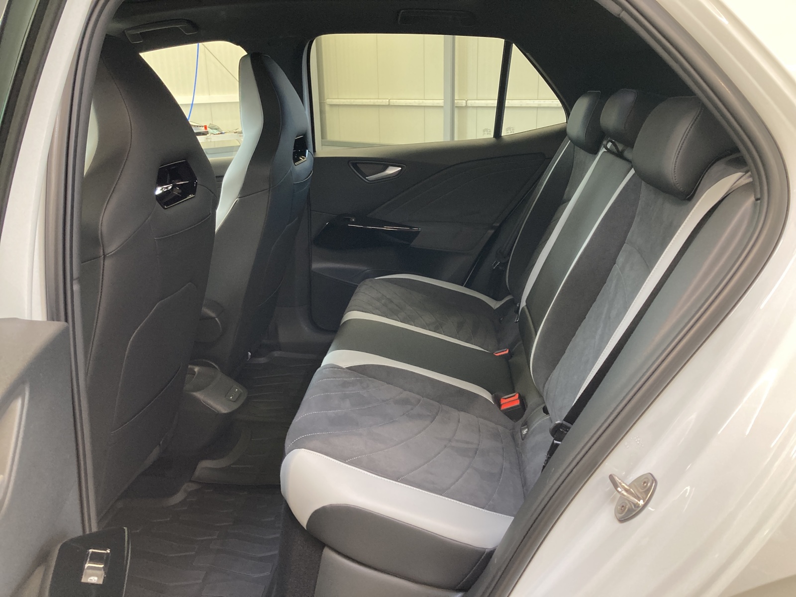 ID.3 Pro 150 kW/58 kWh IQ-Light Panodach DCC ErgoActive