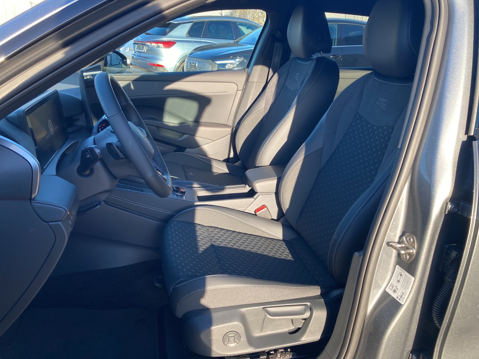 T-Roc 1.5 eTSI DSG R-Line 
