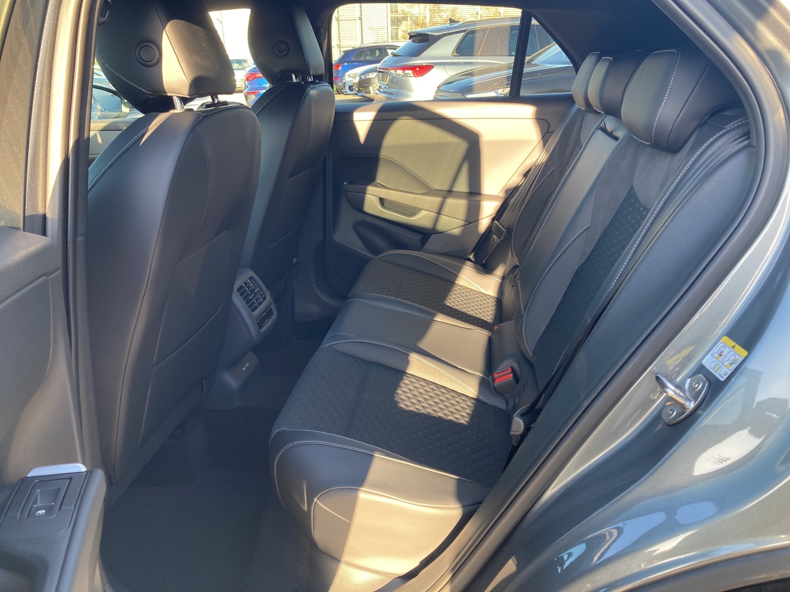 T-Roc 1.5 eTSI DSG R-Line 